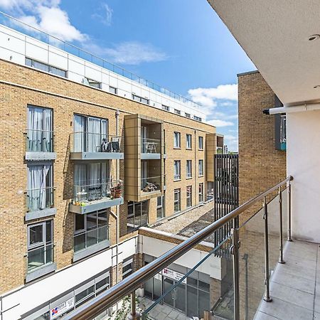 Modern Apartment Canary Wharf Лондон Екстериор снимка