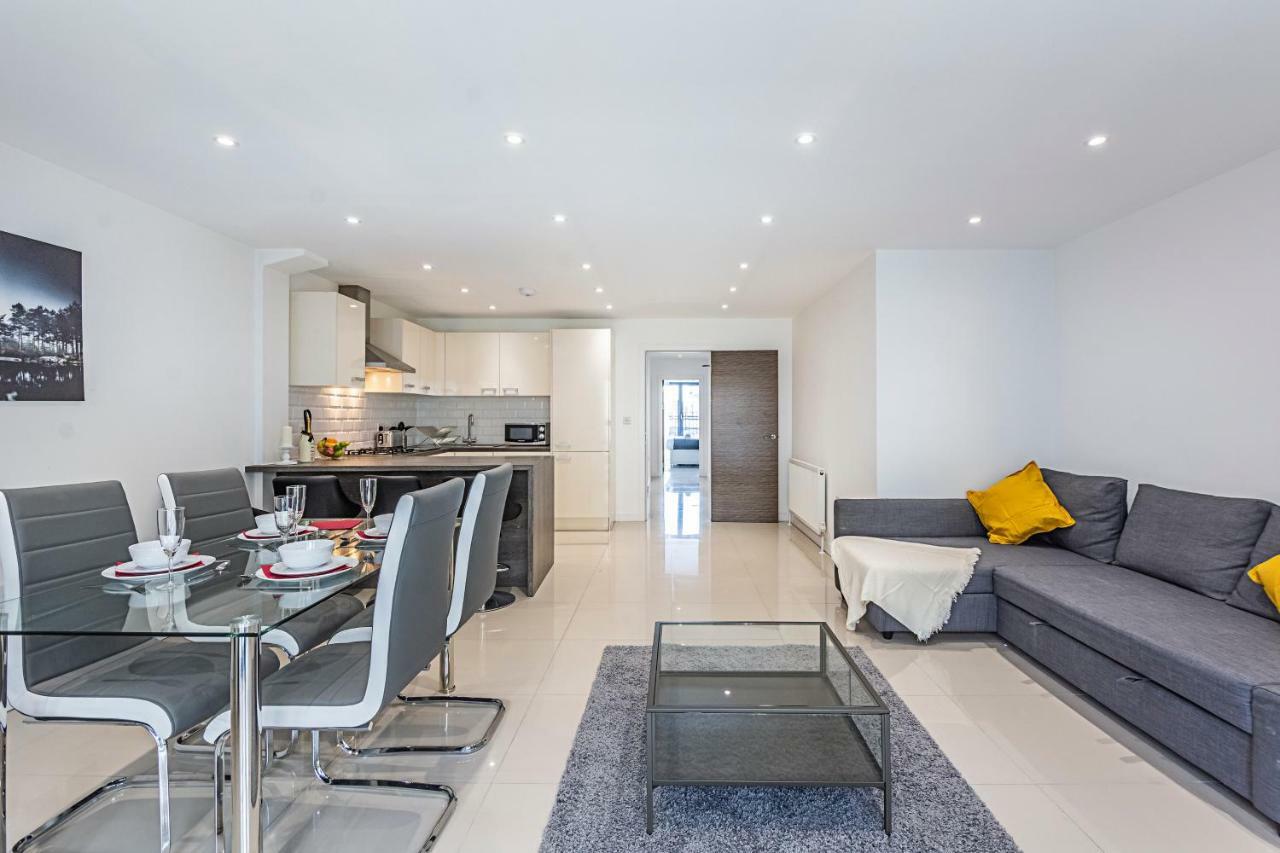 Modern Apartment Canary Wharf Лондон Екстериор снимка