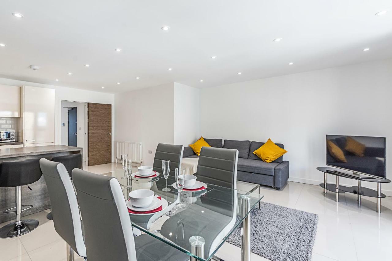 Modern Apartment Canary Wharf Лондон Екстериор снимка