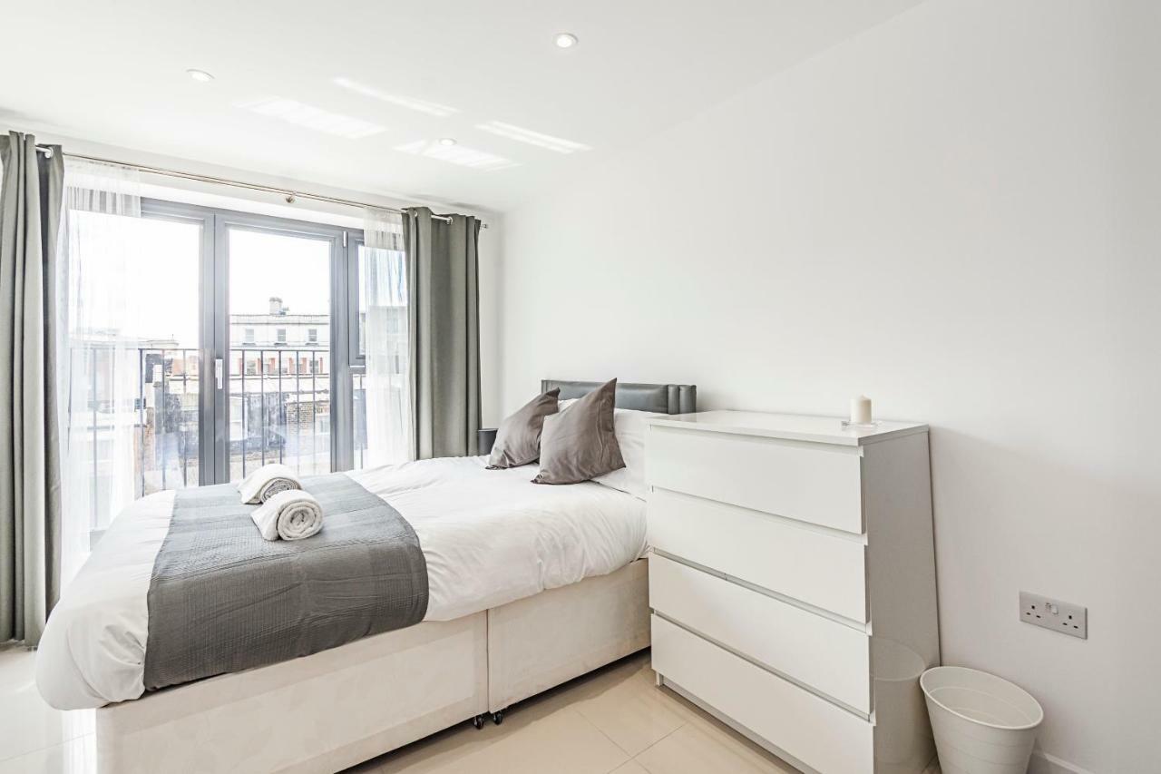 Modern Apartment Canary Wharf Лондон Екстериор снимка