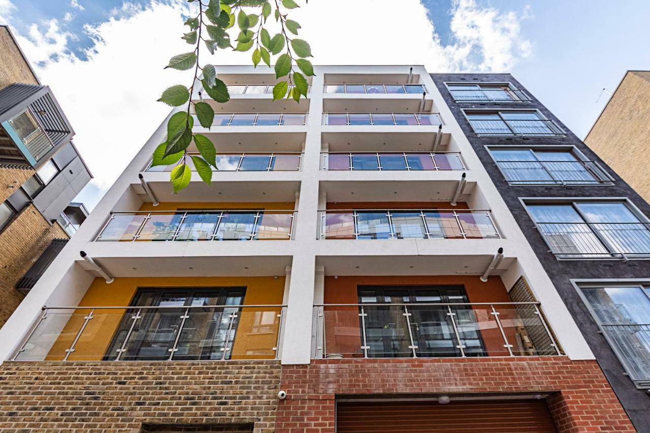 Modern Apartment Canary Wharf Лондон Екстериор снимка